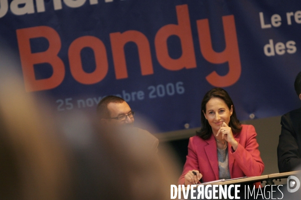 SEGOLENE ROYAL participe au Parlement des Banlieues a Bondy.