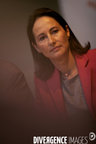 SEGOLENE ROYAL participe au Parlement des Banlieues a Bondy.