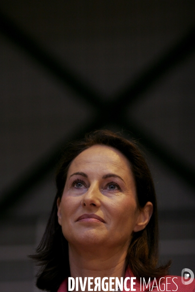 SEGOLENE ROYAL participe au Parlement des Banlieues a Bondy.