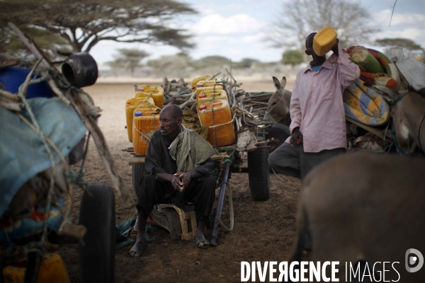 Somaliens fuyant la guerre, la famine et la secheresse.