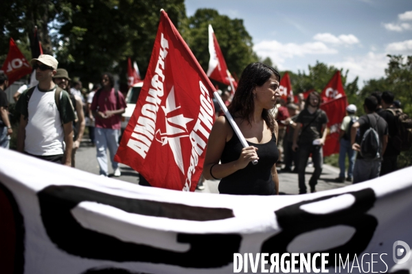 Manifestation contre le sommet du g8 dans la ville de l aquila.