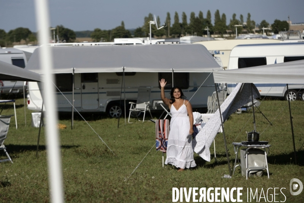 Rassemblement religieux des gens du voyage evangelistes, a chaumont (haute-marne)