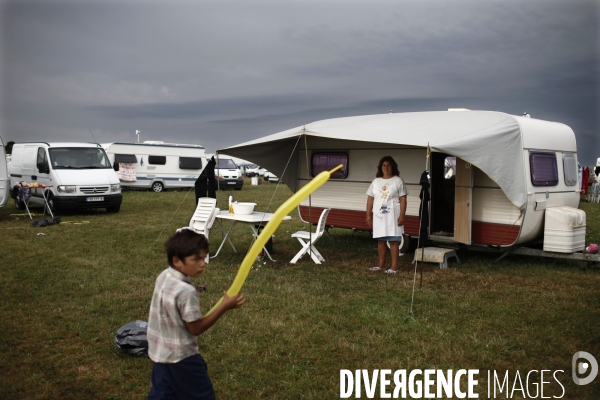 Rassemblement religieux des gens du voyage evangelistes, a chaumont (haute-marne)