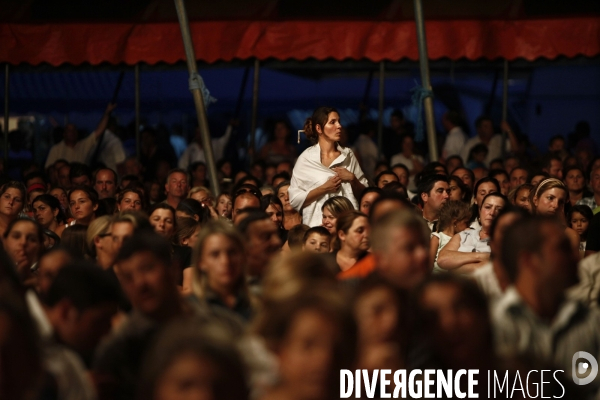 Rassemblement religieux des gens du voyage evangelistes, a chaumont (haute-marne)