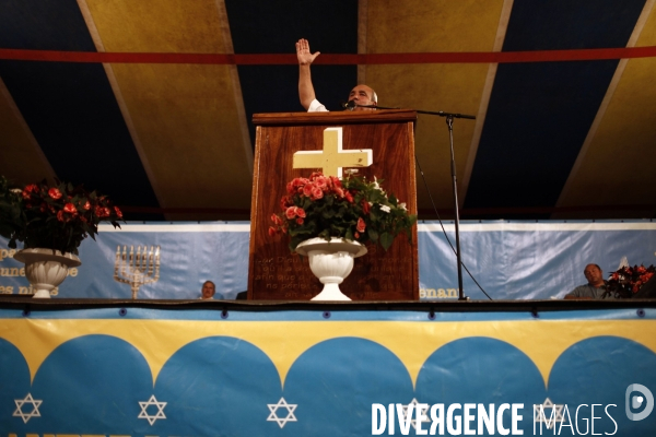 Rassemblement religieux des gens du voyage evangelistes, a chaumont (haute-marne)