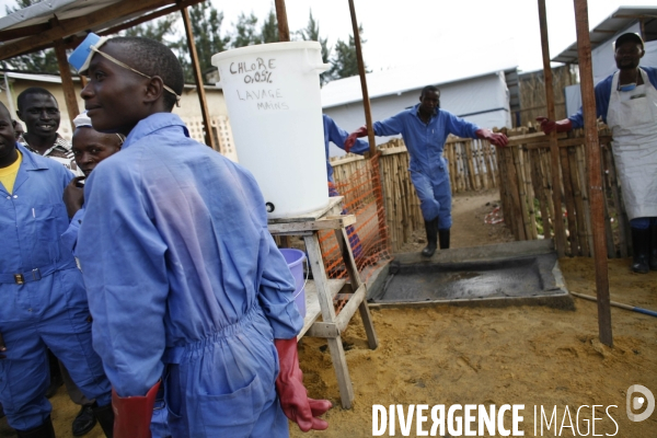 Hopital de rutshuru: service d isolement pour les cas de cholera.