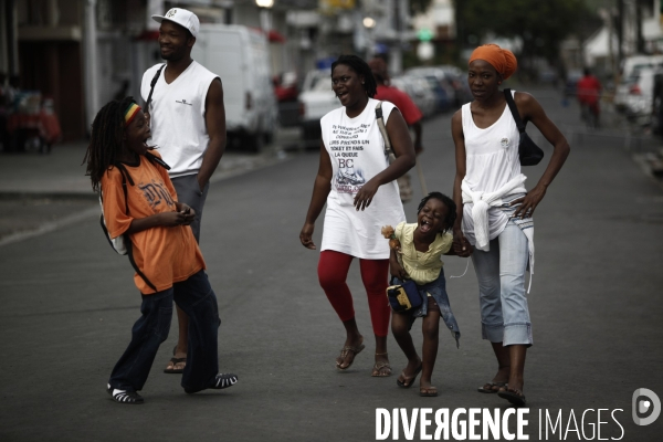 Rassemblement de soutient, devant le palais de la mutualite, afin d attendre la decision prise par les membres du lkp sur la suite du conflit social en guadeloupe.