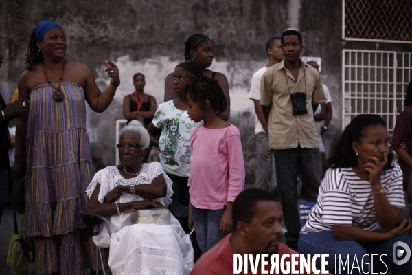 Rassemblement de soutient, devant le palais de la mutualite, afin d attendre la decision prise par les membres du lkp sur la suite du conflit social en guadeloupe.