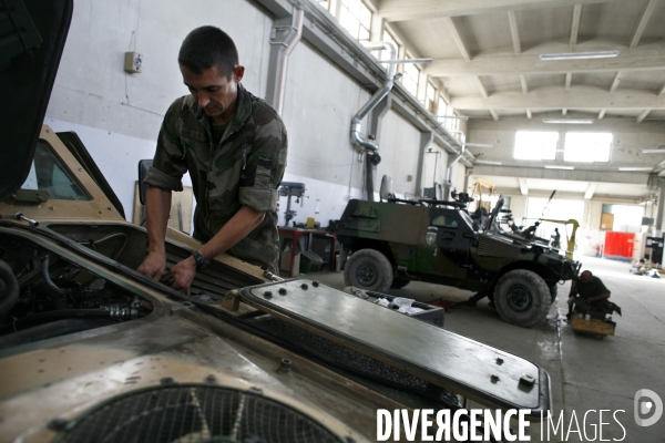 Vie quotidienne au camp de warehouse: le bcs assure l entretien, les reparations et le soutien logistique des militaires francais.