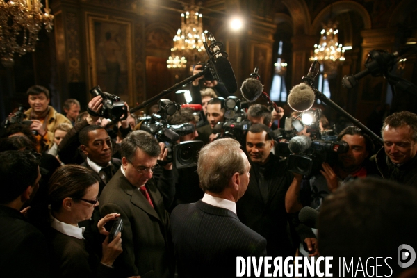 Le maire de paris, bertrand delanoe, adresse ses voeux a la presse, dans les salons de l hotel de ville.