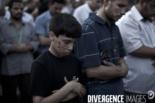 Rassemblement sur la place tahrir pour denoncer le coup institutionnel des militaires au pouvoir.