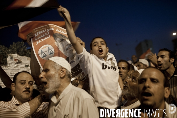 Rassemblement sur la place tahrir pour denoncer le coup institutionnel des militaires au pouvoir.