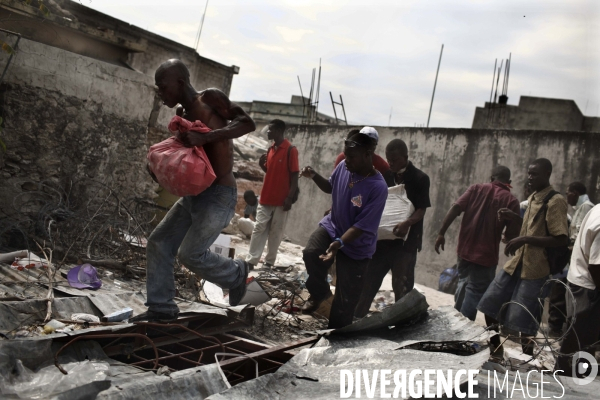 Seisme en haiti. scenes de pillages dans les rues de port-au-prince.