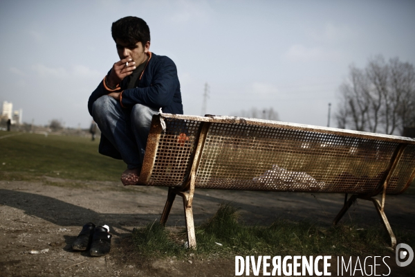 LES MIGRANTS DE CALAIS. (Extrait du Reportage)