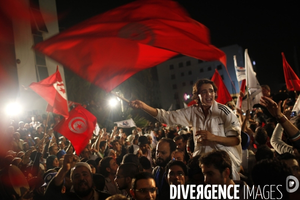 Soiree de victoire du parti islamiste tunisien ennhadha aux elections pour l assemblee constituante.
