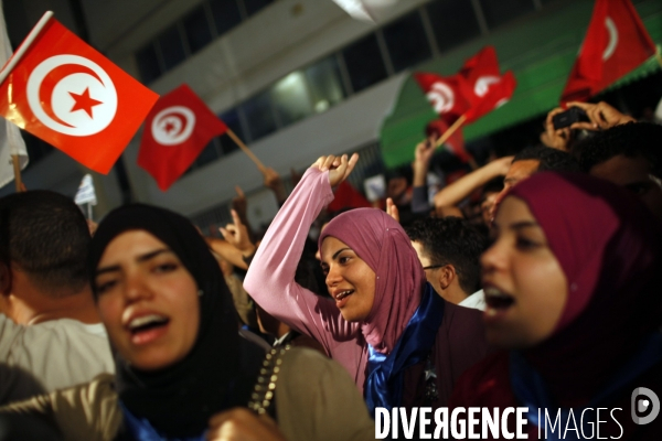 Soiree de victoire du parti islamiste tunisien ennhadha aux elections pour l assemblee constituante.