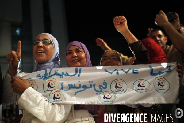 Soiree de victoire du parti islamiste tunisien ennhadha aux elections pour l assemblee constituante.