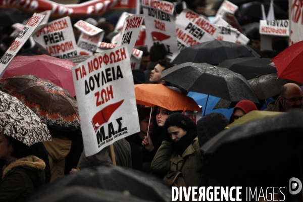 Manifestation des fonctionnaires dans le cadre de la greve en grece.