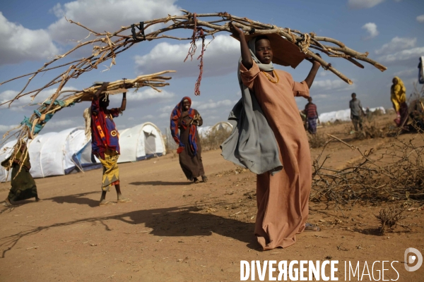 Le camp de dadaab, a l est du kenya, est considere comme le plus grand camp de refugies au monde.