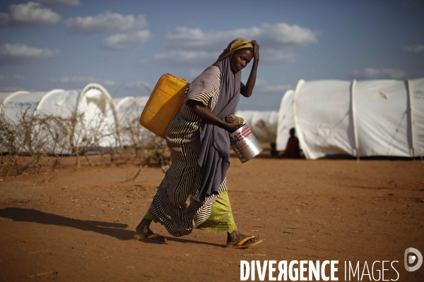 Le camp de dadaab, a l est du kenya, est considere comme le plus grand camp de refugies au monde.