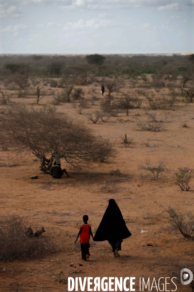 Le camp de dadaab au kenya, pres de la frontiere somalienne accueille plus de 400 000 refugies victimes de la guerre, de la secheresse et de la famine.
