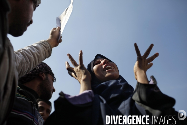 Manifestation des partisants du president hosni moubarak au caire.