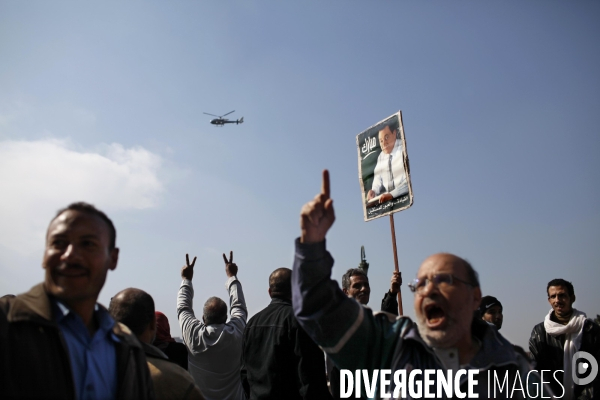 Manifestation des partisants du president hosni moubarak au caire.