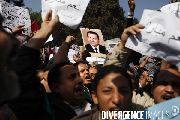 Manifestation des partisants du president hosni moubarak au caire.