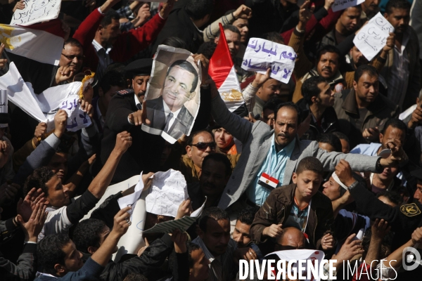 Manifestation des partisants du president hosni moubarak au caire.