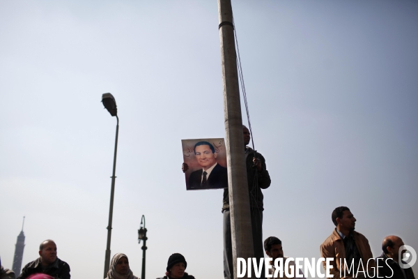 Manifestation des partisants du president hosni moubarak au caire.