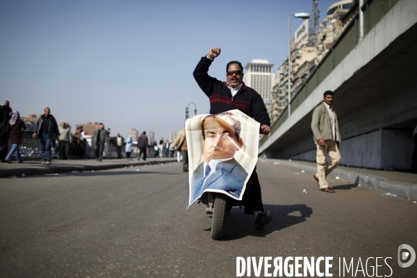 Manifestation des partisants du president hosni moubarak au caire.