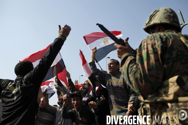 Manifestation des partisants du president hosni moubarak au caire.