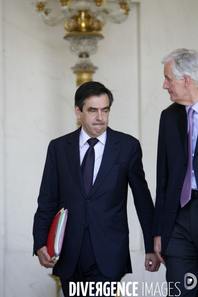 Sortie du conseil des ministres du palais de l elysee.