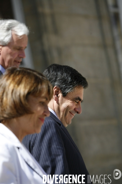 Sortie du conseil des ministres du palais de l elysee.