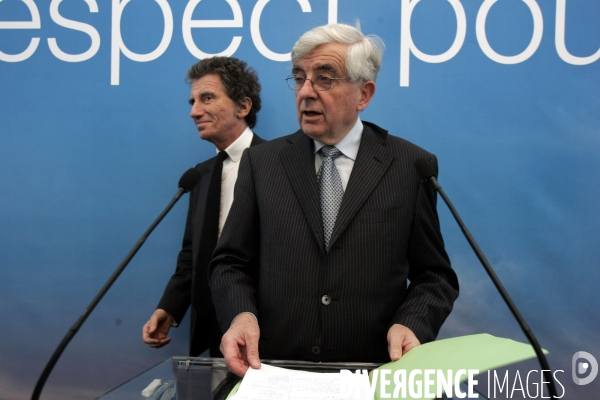 Jean Pierre Chevenement fait une conference de presse au siege du Parti Socialiste sur la politique du candidat UMP.