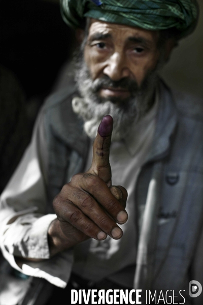 Elections presidentielles afghanes: vote du 1er tour a kaboul.