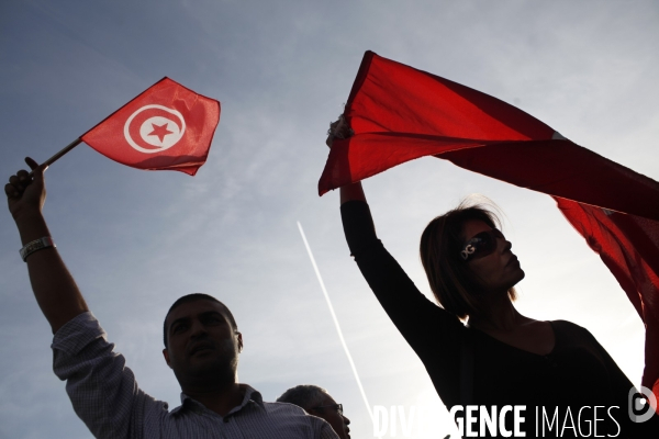 Manifestation contre les fraudes electorales et l accession du parti islamiste ennhadha, en tete des elections.