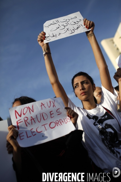 Manifestation contre les fraudes electorales et l accession du parti islamiste ennhadha, en tete des elections.