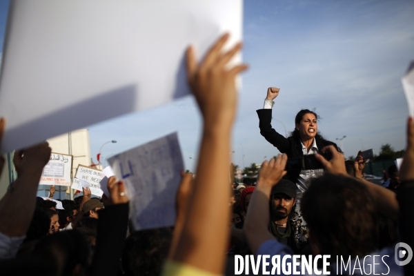 Manifestation contre les fraudes electorales et l accession du parti islamiste ennhadha, en tete des elections.