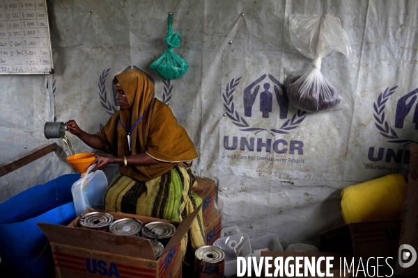 Drame humanitaire cause par la secheresse et la famine: exode des somaliens au kenya.