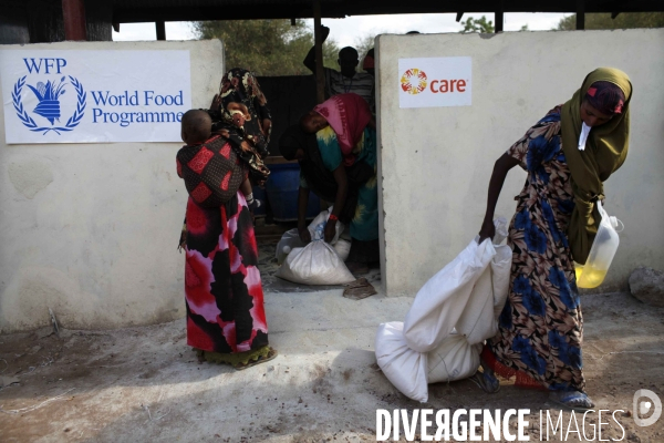 Drame humanitaire cause par la secheresse et la famine: exode des somaliens au kenya.