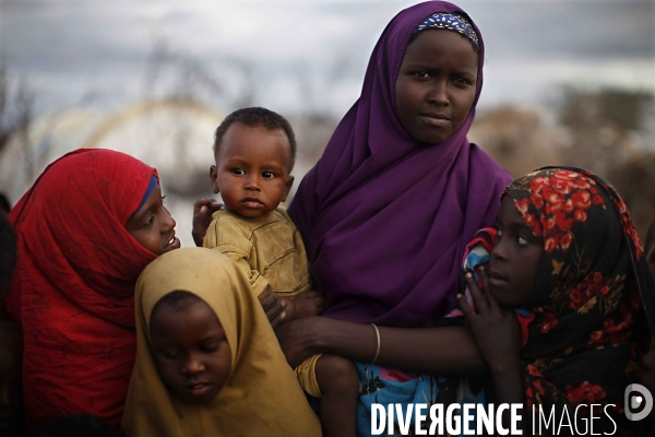 Drame humanitaire cause par la secheresse et la famine: exode des somaliens au kenya.