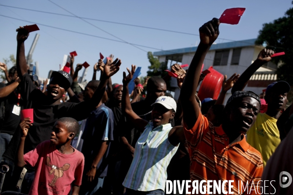 Manifestation a port-au-prince contre le president sortant rene preval.