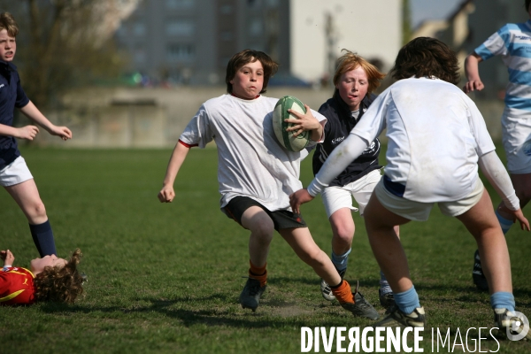 Ecole de rugby du racing metro, a colombes, dans les hauts de seine.