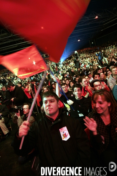 Meeting de lancement de la campagne de la candidate du Parti Communiste aux presidentielles 2007, au Zenith de Paris.