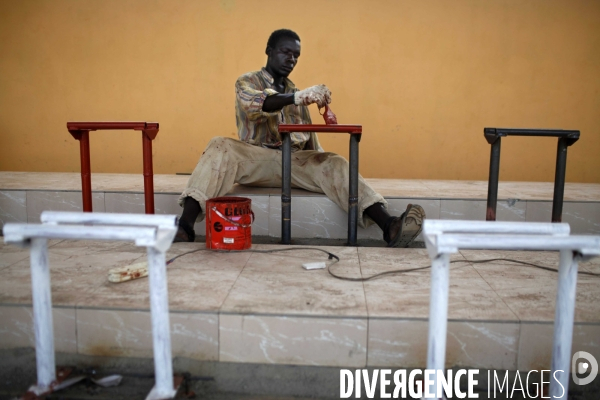 Chantier du stade de juba renove pour la ceremonie d independance du sud soudan.