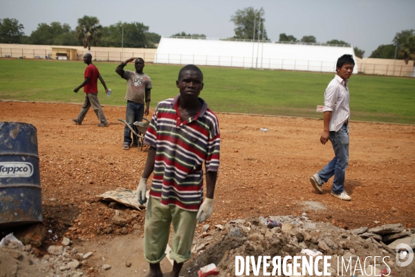 Chantier du stade de juba renove pour la ceremonie d independance du sud soudan.