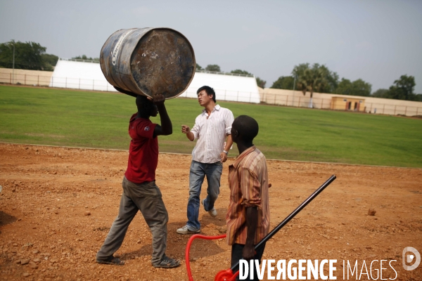 Chantier du stade de juba renove pour la ceremonie d independance du sud soudan.