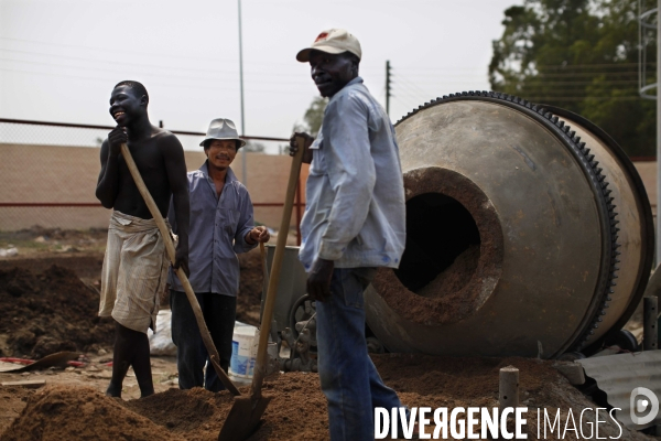 Chantier du stade de juba renove pour la ceremonie d independance du sud soudan.