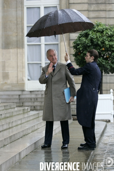 Remise de la commission balladur a l elysee.